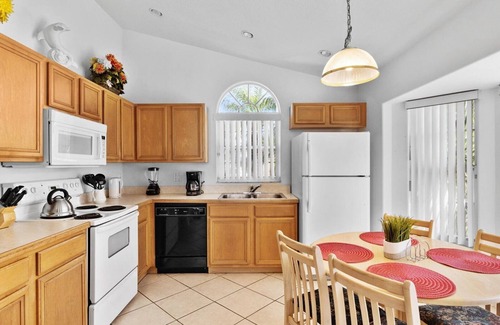 Indian Point House | Disney Area Family Villa – Private South-Facing Pool, Spa & Full Privacy