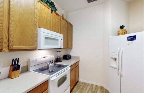 Bahama Bay Condo | Disney Area Ground Floor Villa * Free Parking * Beach * Pools*