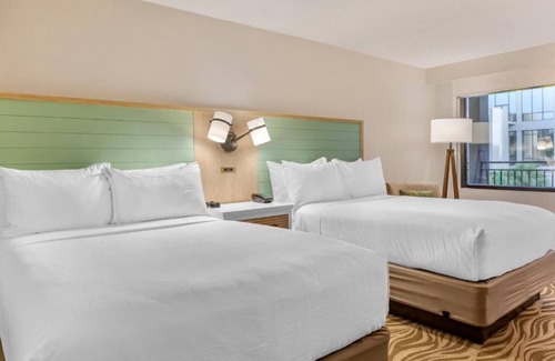 Lake Buena Vista House | Disney Dream! Three Family-Friendly Units, Pools, Shuttle to Disney Parks