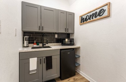 Orlando House | Disney Getaway | Cozy 1BR w/Wi-Fi + Pet-Friendly