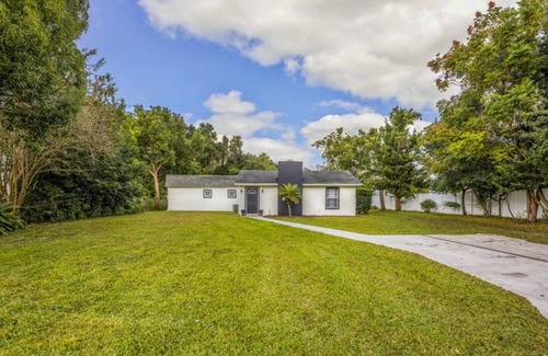 Orlando House | Disney Getaway | Cozy 1BR w/Wi-Fi + Pet-Friendly