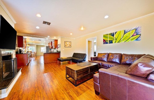 Anaheim Colony Historic District House | Disney Getaway