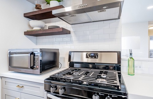 Midway City Condo | Disney Retreat: Spacious 3-BR Contemporary Condo