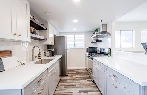 Midway City Condo | Disney Retreat: Spacious 3-BR Contemporary Condo
