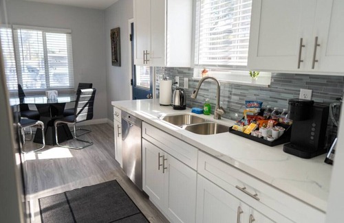 Northwest Anaheim House | DISNEYLAND! 5BR FULLERTON HOUSE FULLY REMODELED 2023 w/GARAGE & FENCED YARD p61
