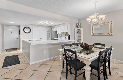 Holiday Isle Condo | 🌊Disounts~FREE BEACH SERV~Gorgeous View~Pool~2BR Shoreline Towers 1085