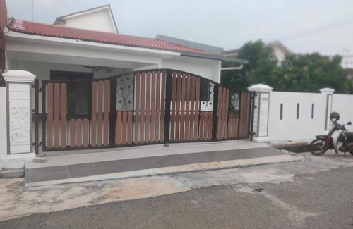 Taman Mewah Apartment | Distance 1km from beach and town