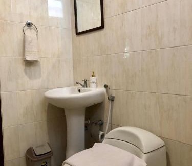 Sumberklampok House | Disthi Pearl Center Guesthouse