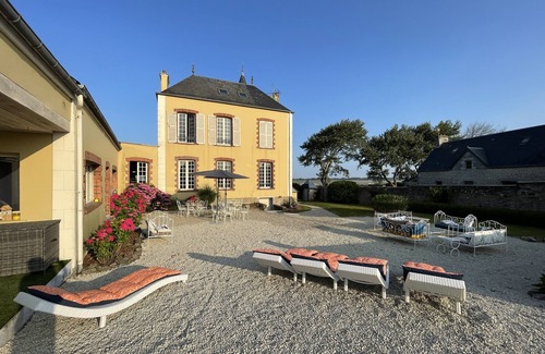 Regnezville-sur-Mer House | Diva Beach, family home with sea view, pool and jacuzzi