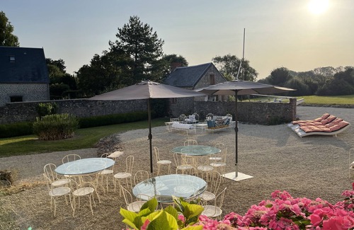 Regnezville-sur-Mer House | Diva Beach, family home with sea view, pool and jacuzzi