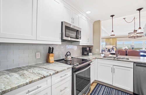 Sandestin Condo | Dive into Paradise at Beach Manor! Pool & Beach Just a Shell's Throw Away