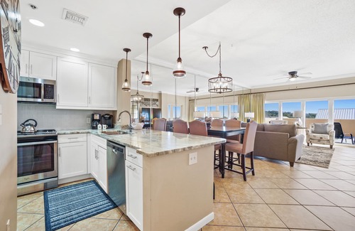Sandestin Condo | Dive into Paradise at Beach Manor! Pool & Beach Just a Shell's Throw Away
