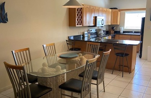 Northwest Point House | Diver's Paradise, Large Townhouse