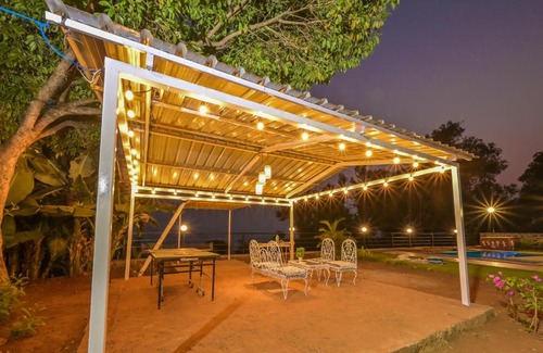 Panchgani Villa | Divine 2BHK Infinity Pool Villa