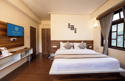 Lachung Hotel | Divine The Elite Zong Lachung