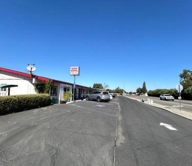 Dixon Hotel | Dixon Motel