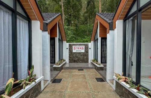 Hargomulyo Hotel | Diyanis Glamping Sekipan Tawangmangu Mitra RedDoorz