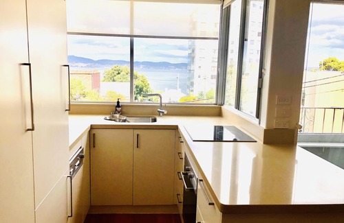 Battery Point Apartment | Django’s by Salamanca - Apartment with Balcony and Sea Views
