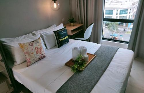 Shah Alam Apartment | DK 2BR 5Pax with balcony NEAR Subang Airport