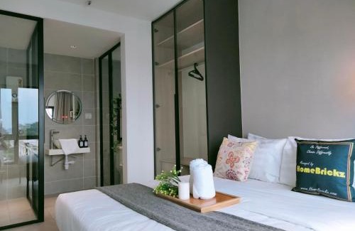 Shah Alam Apartment | DK 2BR 5Pax with balcony NEAR Subang Airport