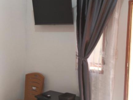 Ambarita Hotel | DK CAFE & INN