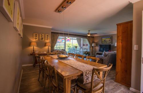 Scott Estate Apartment | dk villas 1 Harbour View Hout Bay