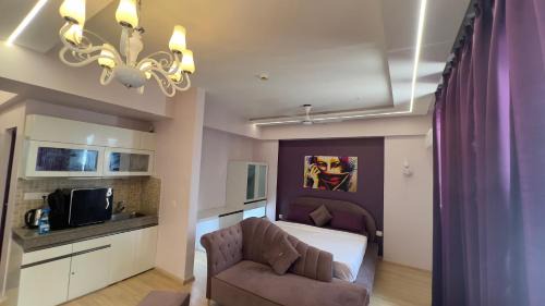 Gomti Nagar Apartment | Dlf mypad Comfort keepers