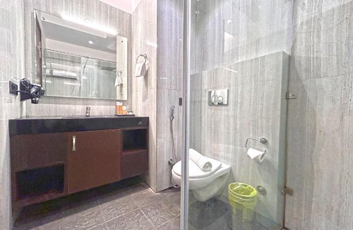 Bail Parao Hotel | DLS Forest Vines Resort