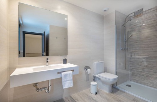 Historical Center Apartment | Dlx Int 2 Bed 3 Bath