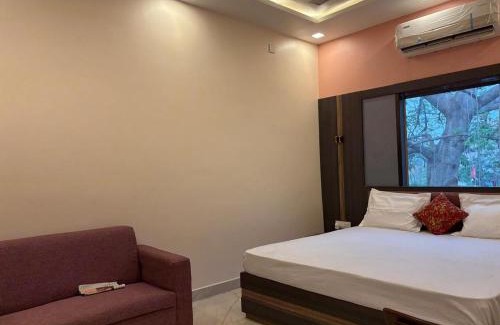 Varanasi House | Dm Paying Guest House