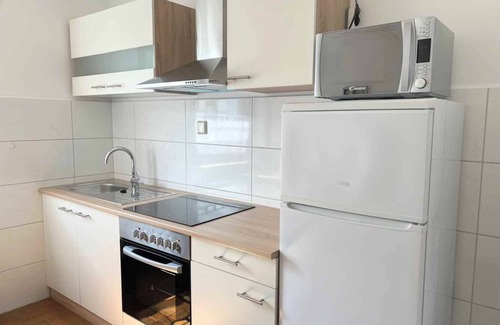 Lendersdorf Apartment | Dn01 Ferienwohnung, 78qm, 2 Schlafzimmer, 1 Wohn- /schlafraum, Max. 6 Personen