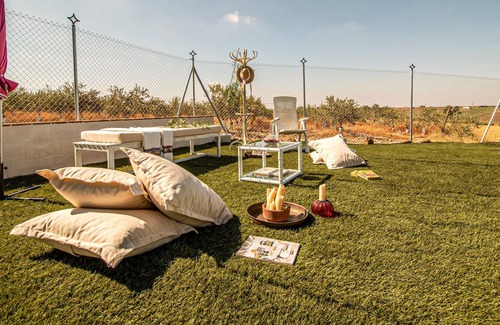La Campana House | Do you dream of rural idyll? Then this bright country house with private outdoor pool might be just