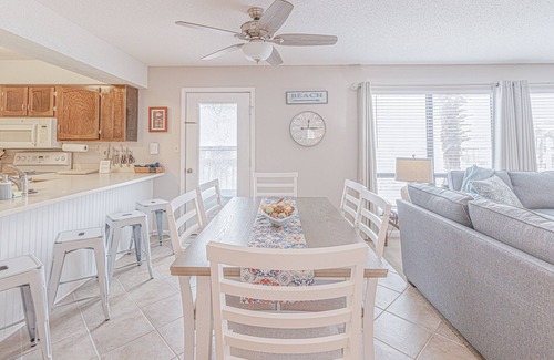 Navarre Beach Condo | Do your dream beach vacation at Dune Dreams!