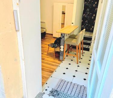 Erzsebetvaros Apartment | DOB71-Cozy flat in the center of Budapest- Recently Renovated