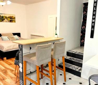 Erzsebetvaros Apartment | DOB71-Cozy flat in the center of Budapest- Recently Renovated