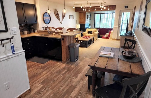 Wintergreen Condo | Dobie Slope Side Retreat. 2 bedroom condo at Dobie! Perfect for hiking trips!