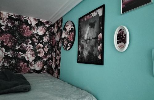 Srodmiescie Bed & Breakfast | DobraNoc