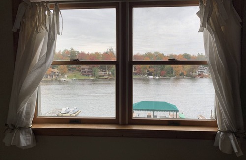Lake Harmony House | 🏖 DOCK HOLIDAY 🏖 ~ Includes Hot Tub ~ Air Hockey- 🛶 kayaks 🛶 sleeps18 to 20
