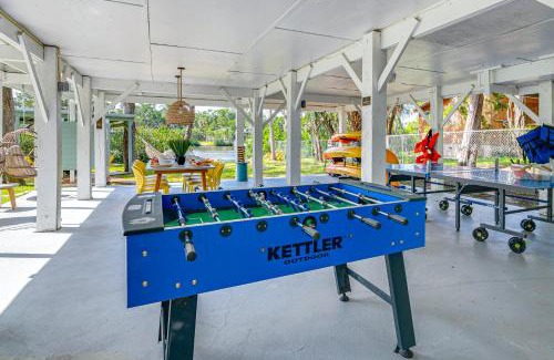 Crystal River House | Dock, Hot Tub and Games Crystal River Family Gem