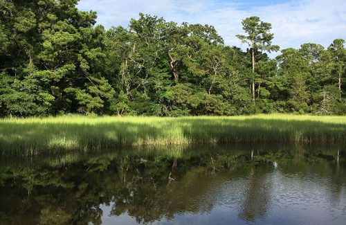Calabash House | Dock House - Creek to Beach in 5 minutes