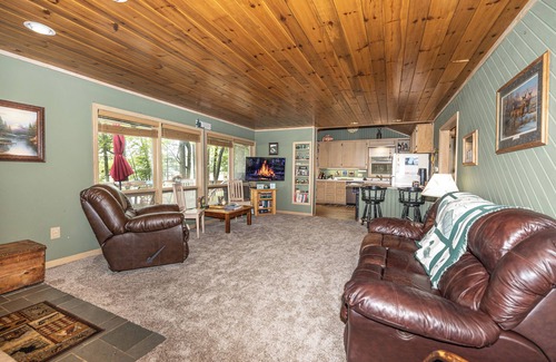 Minocqua House | Dock on the Minocqua Chain! Walk to the Bearskin Trail! Includes bikes & a kayak