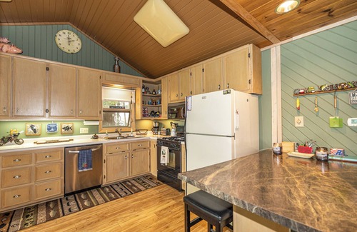 Minocqua House | Dock on the Minocqua Chain! Walk to the Bearskin Trail! Includes bikes & a kayak
