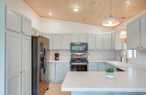 Elcho Cottage | Dock + Spacious Yard: Scenic Retreat on Post Lake
