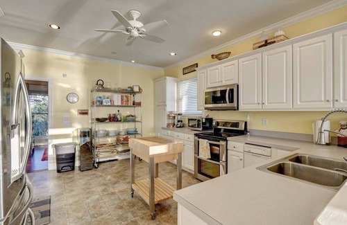 Wrightsville Beach House | DOCK + Steps From the Ocean!
