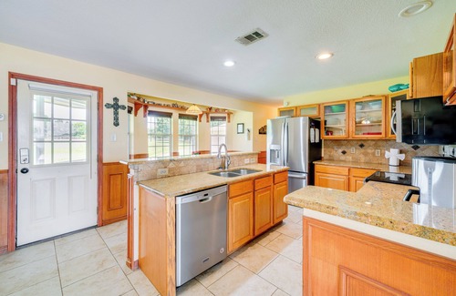 Cayuga Cottage | Dock: 'sunrise Cove RC' on Richland Chambers Lake