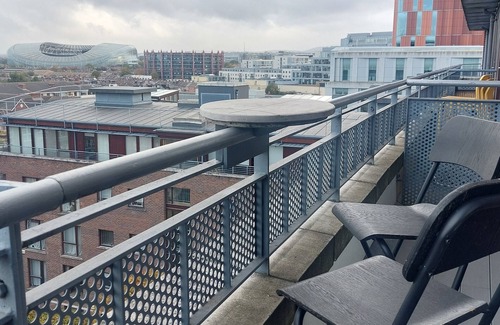 Grand Canal Dock Apartment | Dockland Penthouse with Aviva & Waterfront Views