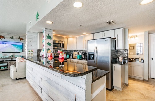 Clearwater Beach Condo | Dockside 504 with private balcony and beautiful views