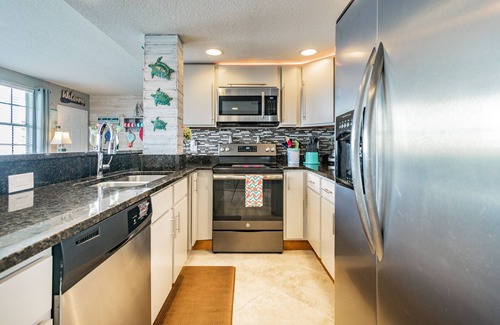 Clearwater Beach Condo | Dockside 504 with private balcony and beautiful views