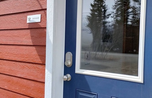 Homer Cabin | Dockside Cabin - Homer Seaplane Base