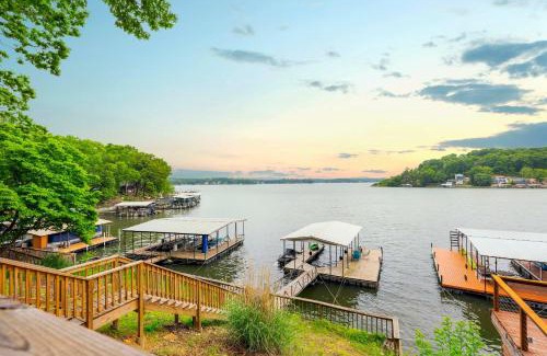 Rocky Mount House | Dockside Dream - Stay for 12
